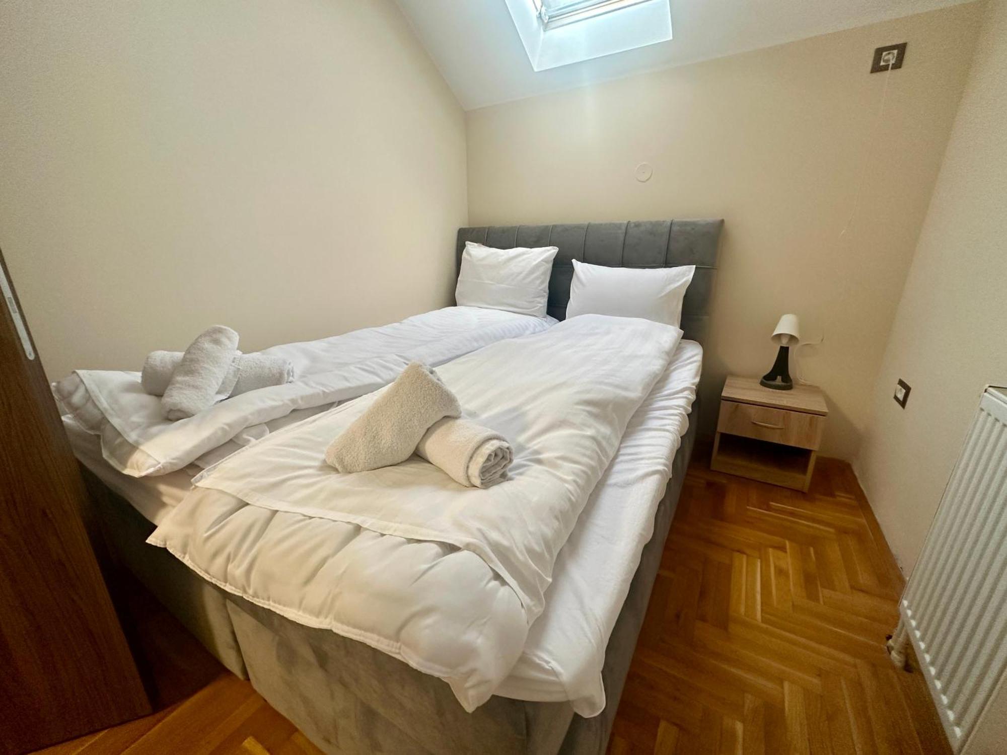 Agape Villa Apartments ノヴィ・サド エクステリア 写真