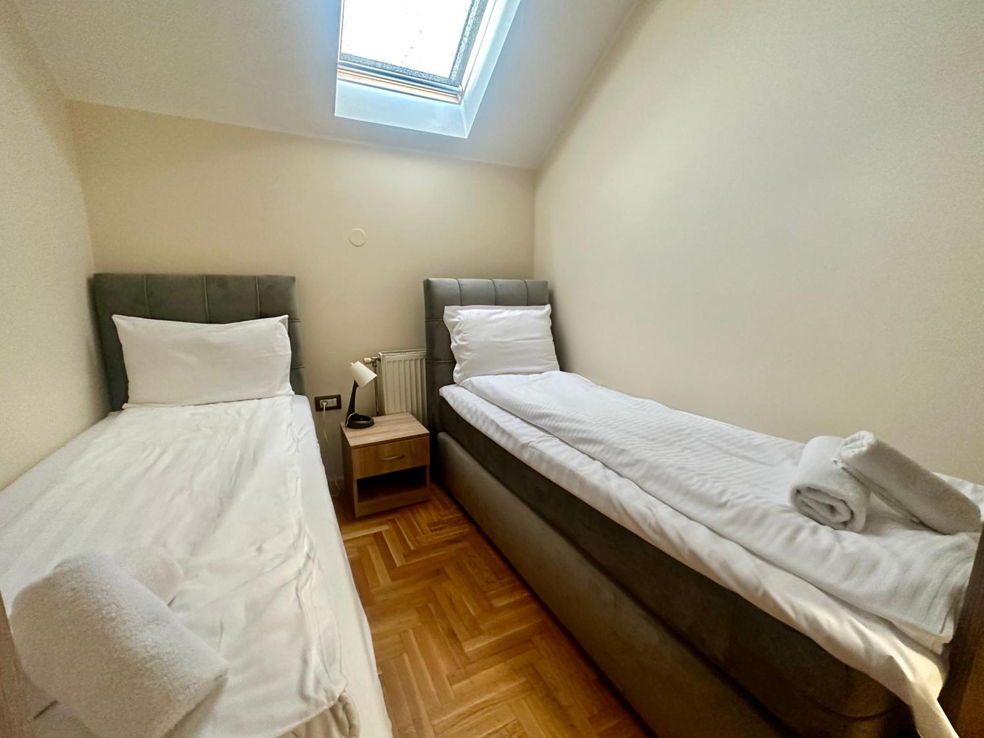 Agape Villa Apartments ノヴィ・サド エクステリア 写真