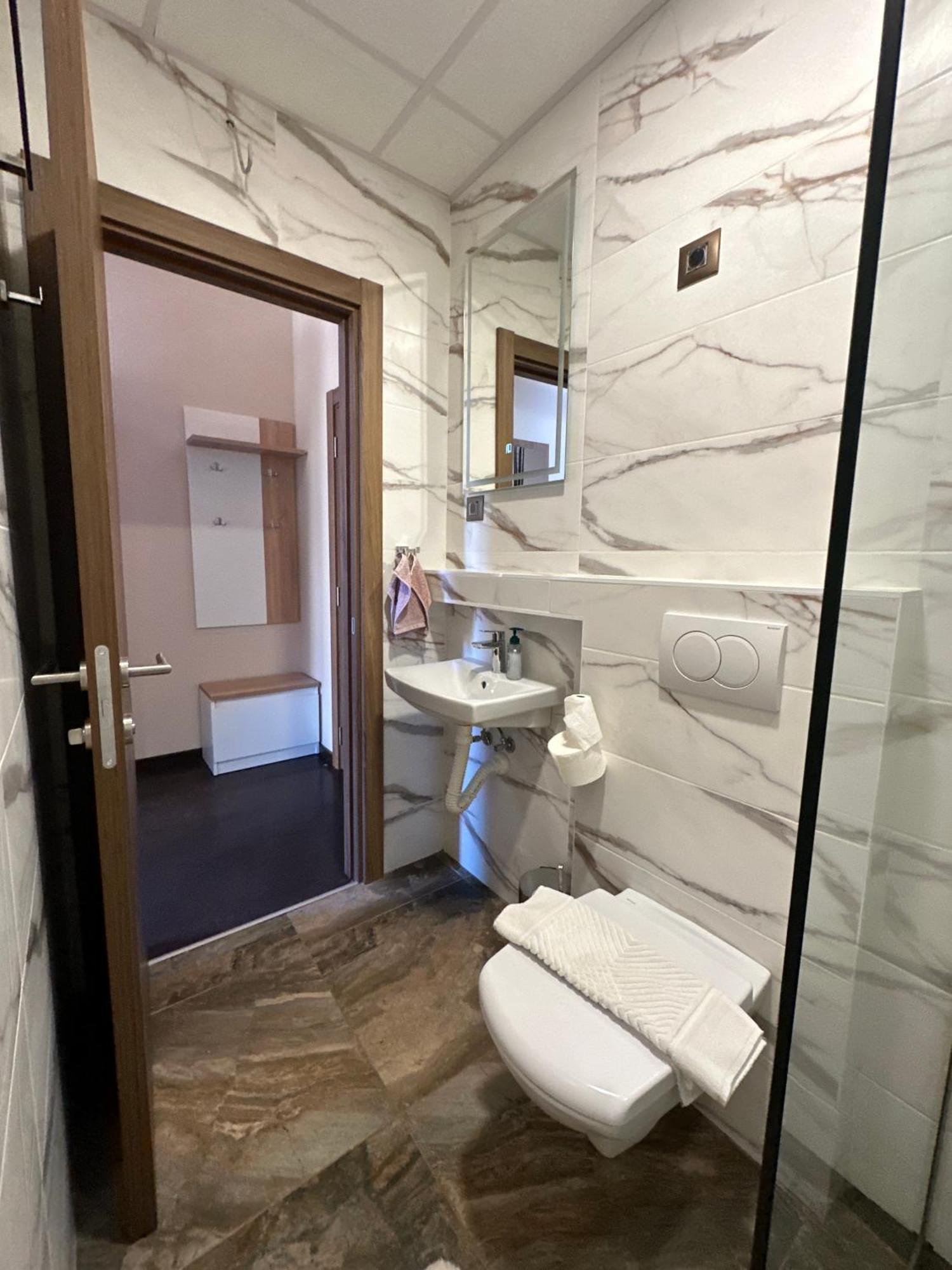 Agape Villa Apartments ノヴィ・サド エクステリア 写真